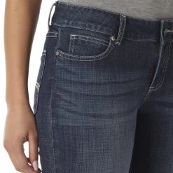 Wrangler Ladies Essential Jean -Clothing & Footwear Sales sftp a s assets20210921000000027