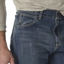 Wrangler Men's Retro Relaxed Fit Boot Cut Jeans -Clothing & Footwear Sales sftp a s assets20210921000000248